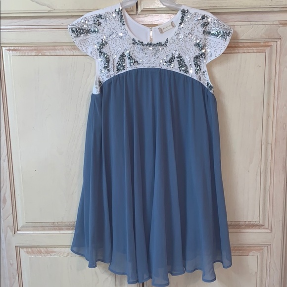 Altar'd State Dresses & Skirts - Flowy shift dress